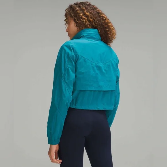Lululemon Evergreen Cropped Anorak
Hawaiian Blue - Picture 3 of 15